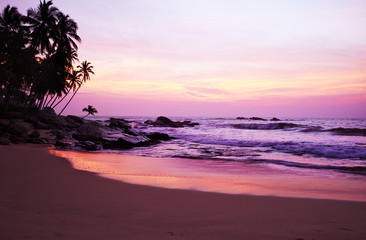 Fototapeta na wymiar Sunset on the ocean, Sri Lanka beach