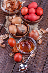 Coloring eggs in the old way with onion to celebrate Easter