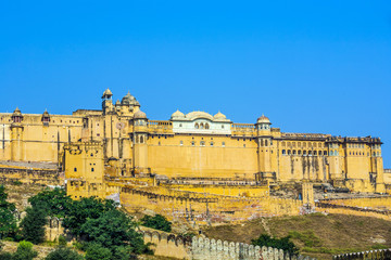 Fototapeta na wymiar Znane Rajasthan góry - fort Amber, Radżastan, Indie