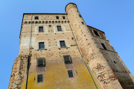 Castello di Roddi nelle Langhe - Roddi - (Cn)