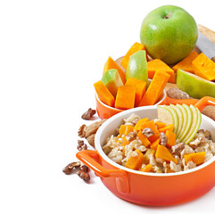 Oatmeal with pumpkin, apples, nuts and honey