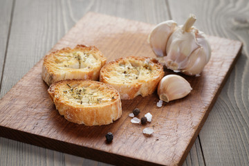 crostini with olive oil and garlic