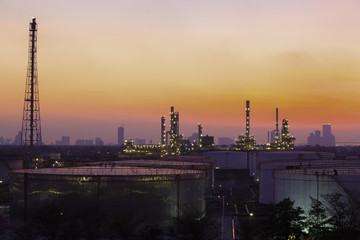 Fototapeta premium Oil refinery