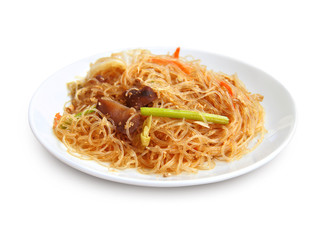 Rice noodles with carrots, cabbage and celery
