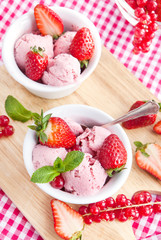 Strawberry ice cream