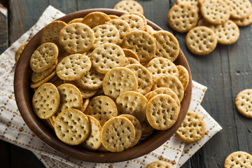 Whole Grain Wheat Round Crackers