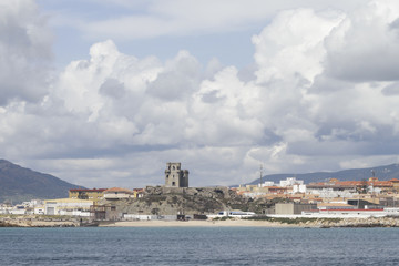 Fortaleza en la costa de Tarifa, España