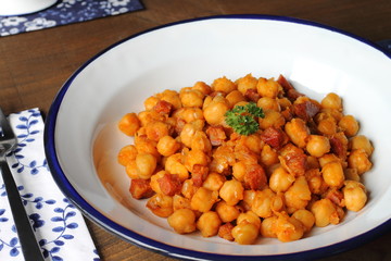 Garbanzos con chorizo