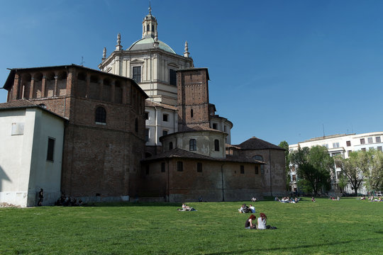 Milano - Basilica San Lorenzo Maggiore - Parco delle Basiliche