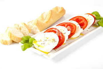 Mozzarelle fresche con pomodoro e basilico