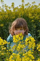 Fototapeta premium enfant au printemps