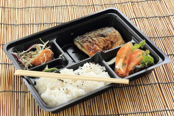 Grill Saba fish with steam rice in set box