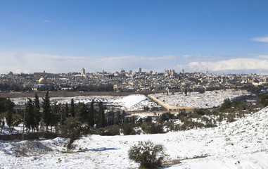 Fototapeta na wymiar Snowy Jerusalem winter time