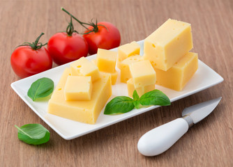 Cheese, basil leaves and tomatoes