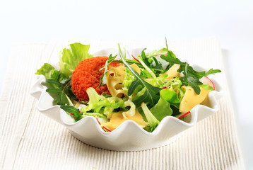Green salad with cheese