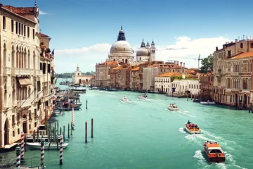 Canal Grande und Basilika Santa Maria della Salute, Venedig, Italien © Iakov Kalinin