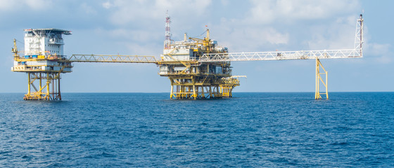 oil platform on the sea