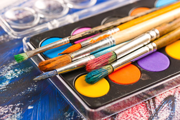 Obraz premium Paints and brushes