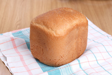 Домашний хлеб на столе