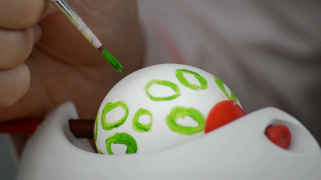 Eiermalmaschine mittig