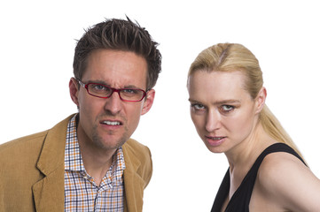 Frau und Mann als verärgertes Paar