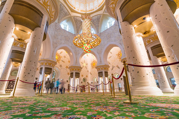 Naklejka premium Sheikh Zayed Grand Mosque interior in Abu Dhabi, UAE