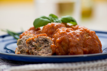 Piatto di polpette al sugo di pomodoro