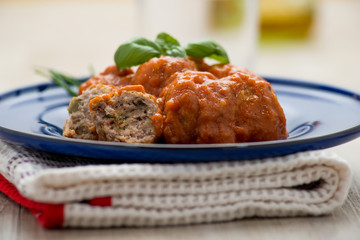 Piatto di polpette al sugo di pomodoro