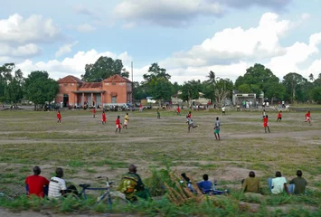 Gordijnen QUELIMANE, MOZAMBIQUE - 7 DECEMBER 2008: Football match. © svetlana485