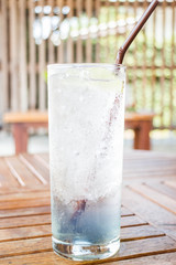 Iced lemon juice and butterfly pea herb drink