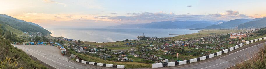 Fototapeta na wymiar Settlement Slyudyanka Lake Baikal.
