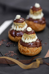 trio de religieuses au chocolat 2