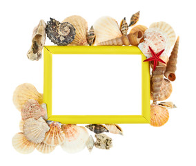 Empty frame decorated with seashells