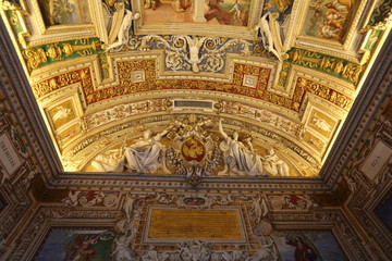 Fototapeta na wymiar Vatican. Traveling at the cities of Italy