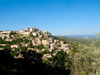 Fototapeta na wymiar View over the ancient city of Gordes in France