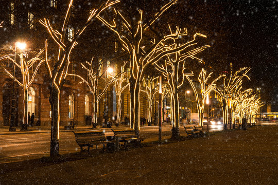 Schnee Zu Weihnachten Unter Den Linden Berlin