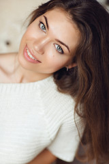 Naklejka premium Portrait of beautiful brunette woman, close up