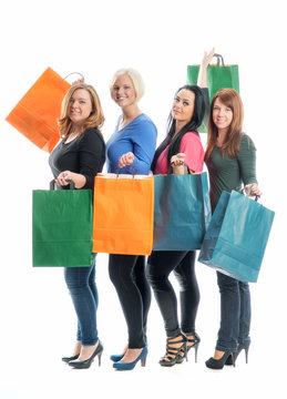 4 Mädchen auf Shoppingtour