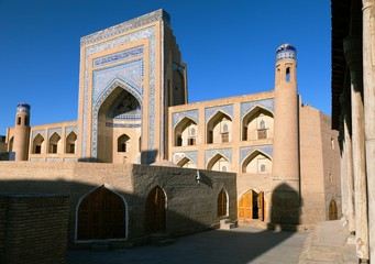Fototapeta na wymiar Alloquli Khan Medressa in Khiva
