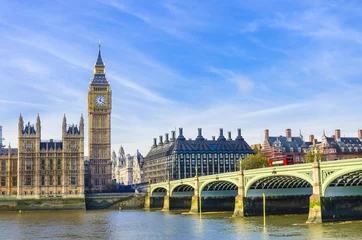 Photo sur Plexiglas Londres Le pont de Westminster, les Chambres du Parlement et la Tamise, Royaume-Uni