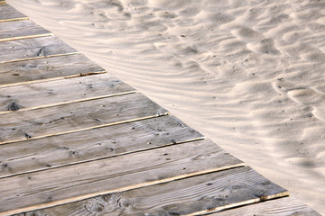 holzsteg im sand