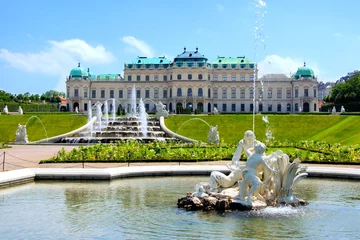 Fotobehang Belvedere Paleis, tuin en fonteinen, Wenen, Oostenrijk © Jenifoto