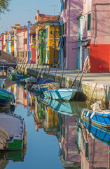 Fototapeta na wymiar Wenecja - Domy nad kanałem od wyspy Burano