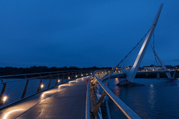 Derry Peace Brudge at blue hour - obrazy, fototapety, plakaty