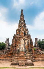 Fototapeta premium Ruins of ancient Chaiwattanaram temple in Ayuttaya, Thailand