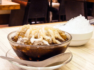 snow ice dessert