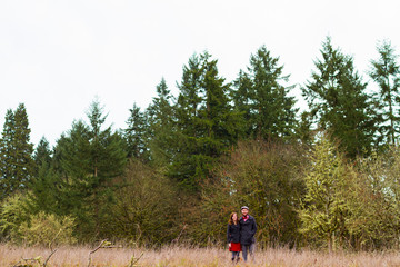 Obraz premium Engaged Couple Outdoors