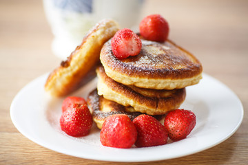 pancakes with strawberries