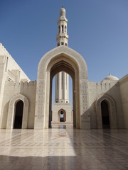 Fototapeta na wymiar Oman - Mascate Muscate - Opera House - Grand Mosque 