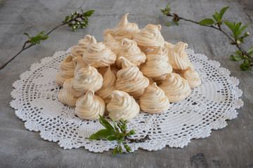 meringue cakes